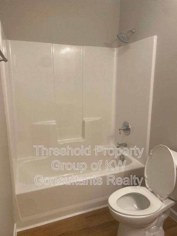 1282 Lockbourne Rd #B - Photo 6 of 7
