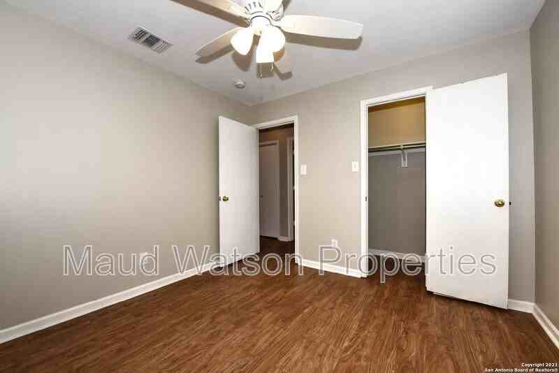 10727 N Shaenridge - Photo 3 of 20