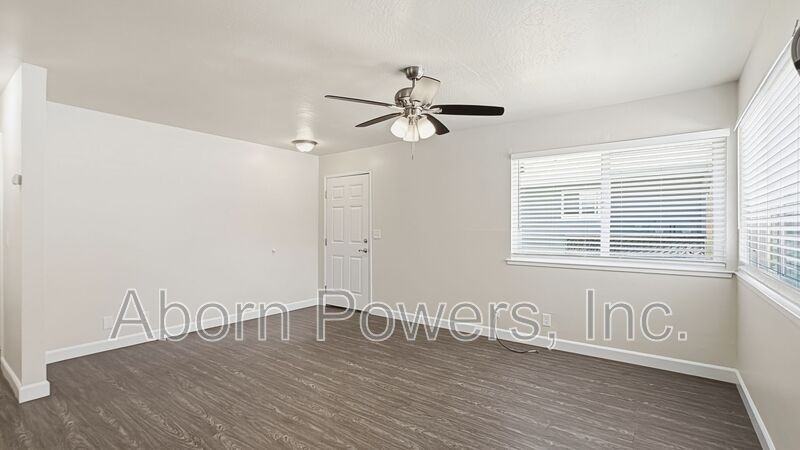 2760 Coloma St #03 - Photo 4 of 14