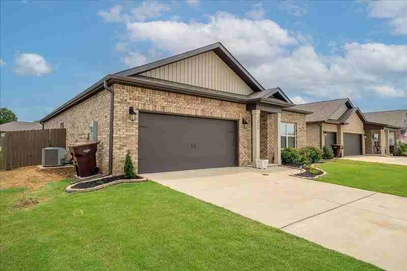 16246 Water Mill Rd - Photo 3 of 23
