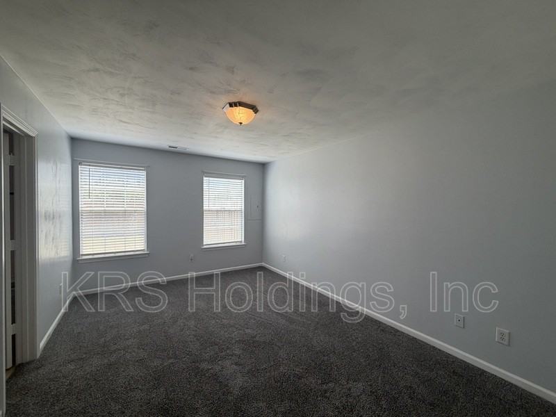 128 Majestic Dr - Photo 6 of 15