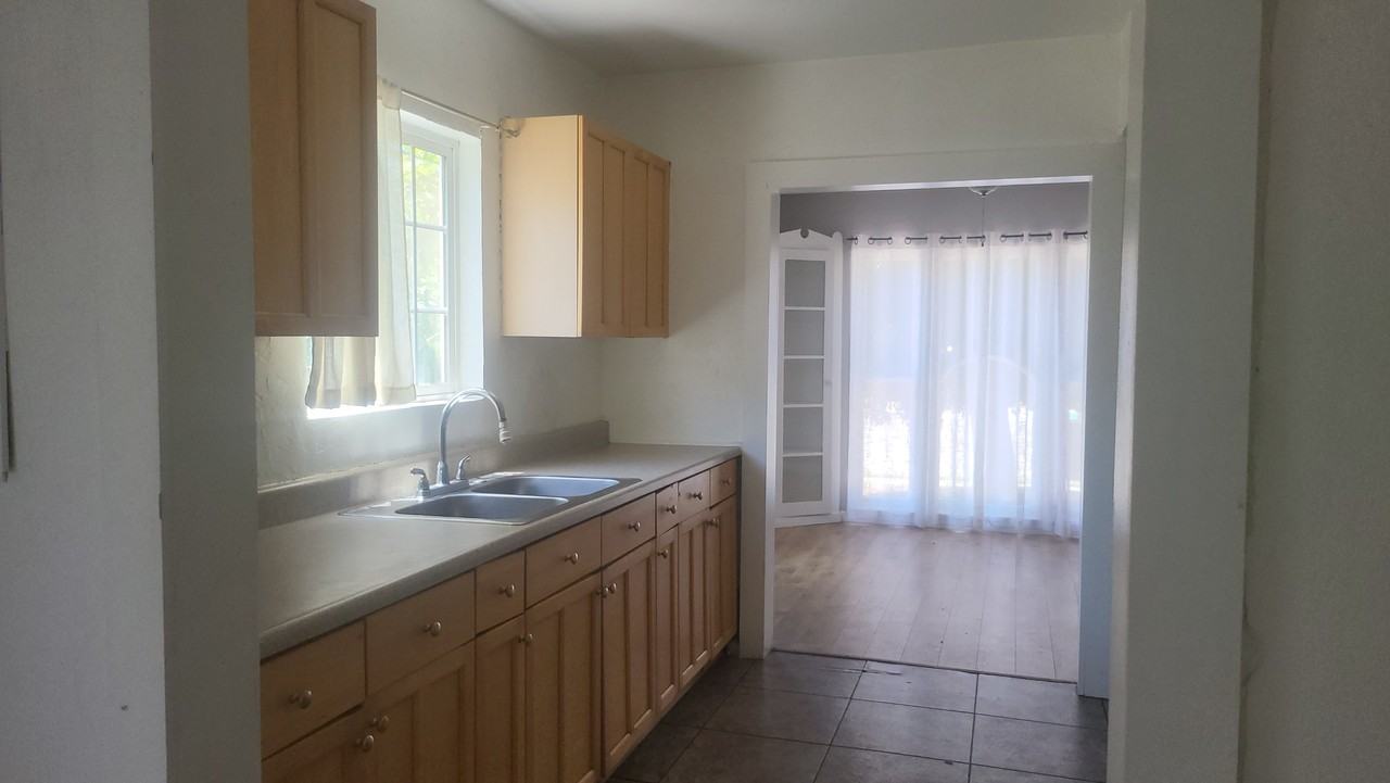432 S Bridge St #NA - Photo 4 of 6