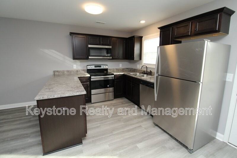 1725 Manning Dr #3 - Photo 5 of 10