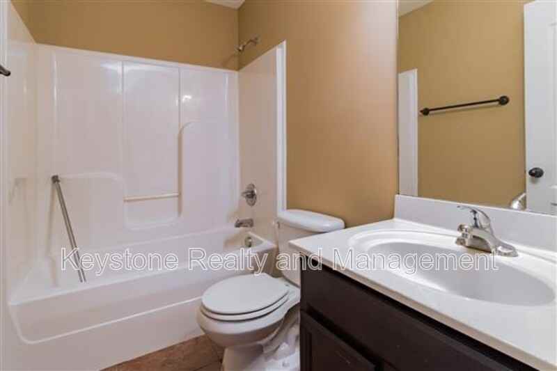 1721 Thistlewood Dr - Photo 3 of 12
