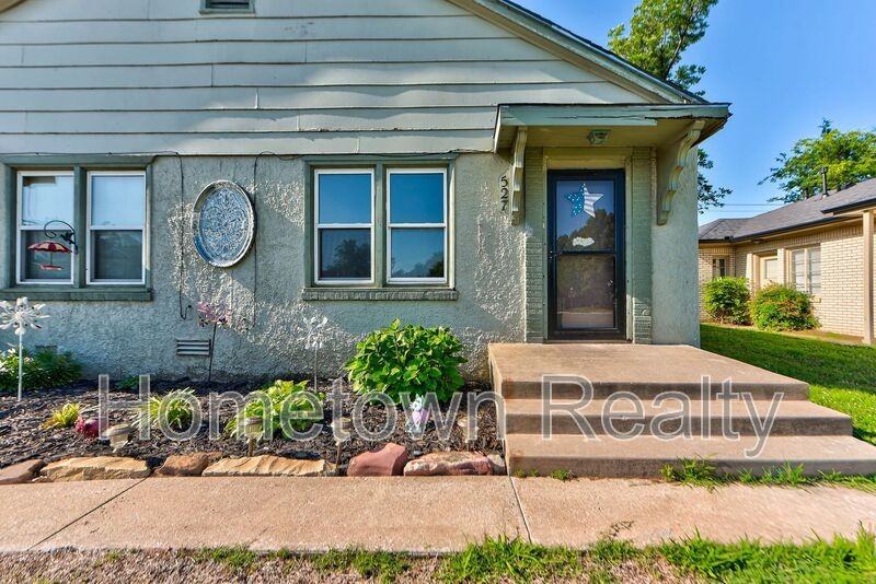 527 W Dill St - Photo 2 of 22