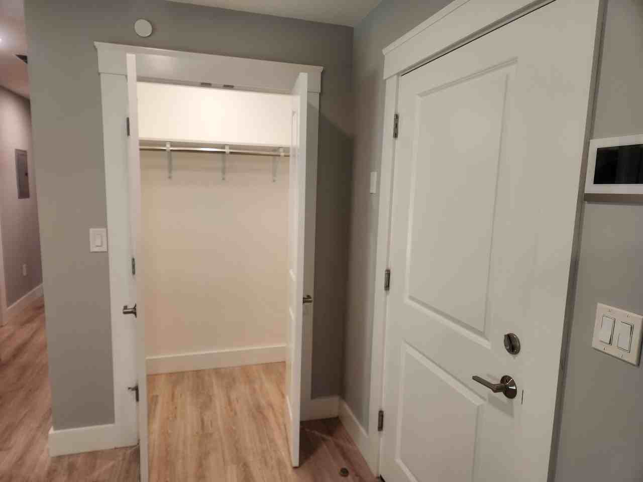 557 Varnum Avenue - Photo 4 of 46