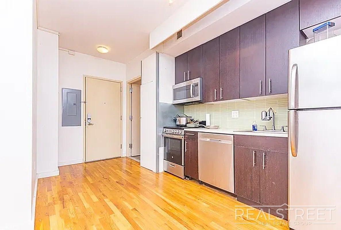 184 Noll St #2E - Photo 3 of 18