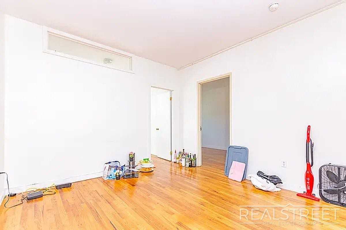 184 Noll St #2E - Photo 6 of 18
