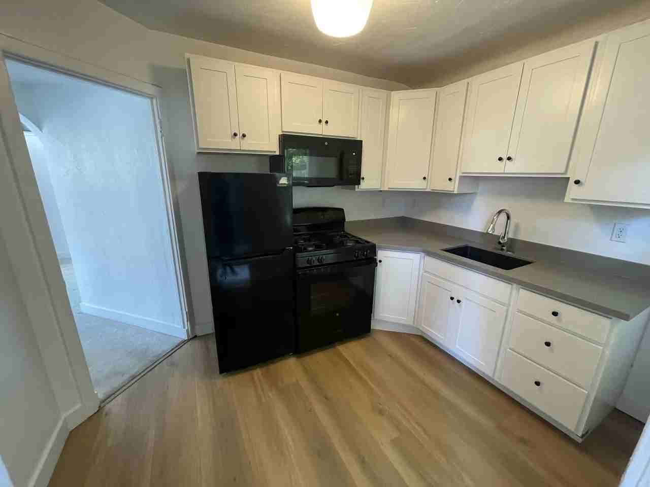 108 Sycamore Street - Photo 3 of 6
