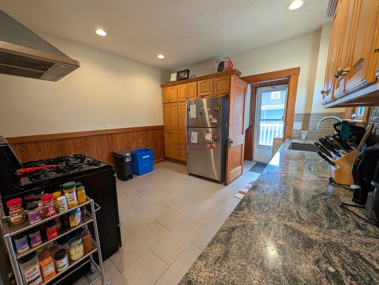 45 Emerald St - Photo 2 of 20
