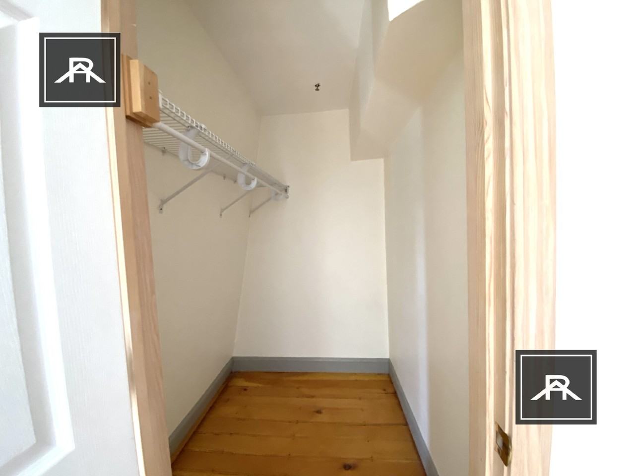 125 Vernon St #4L - Photo 4 of 11