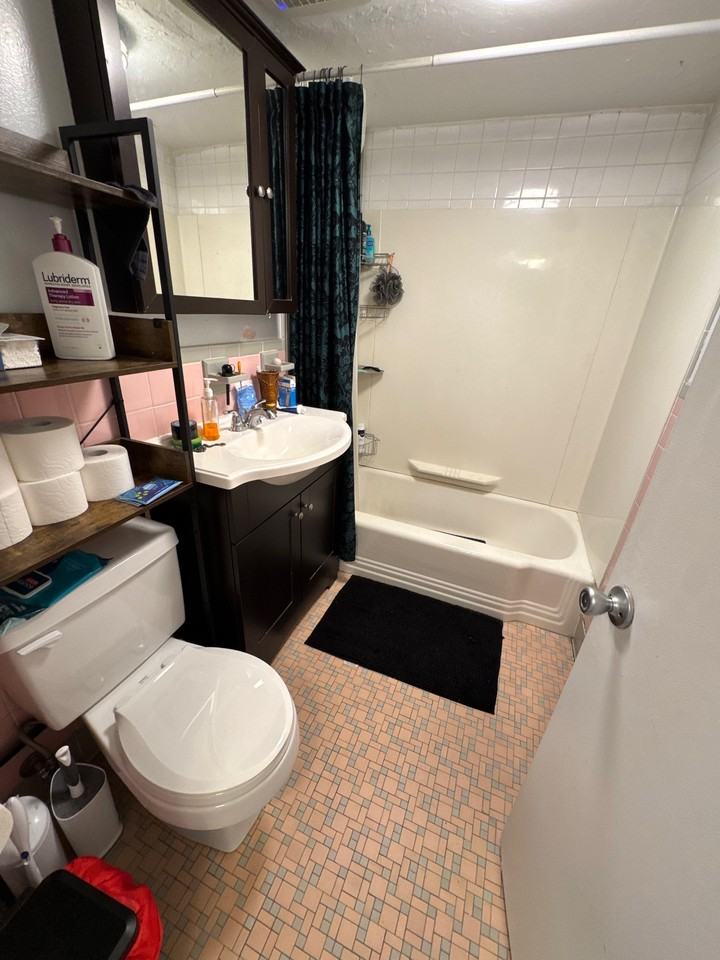 31 Dwight St #B - Photo 5 of 6