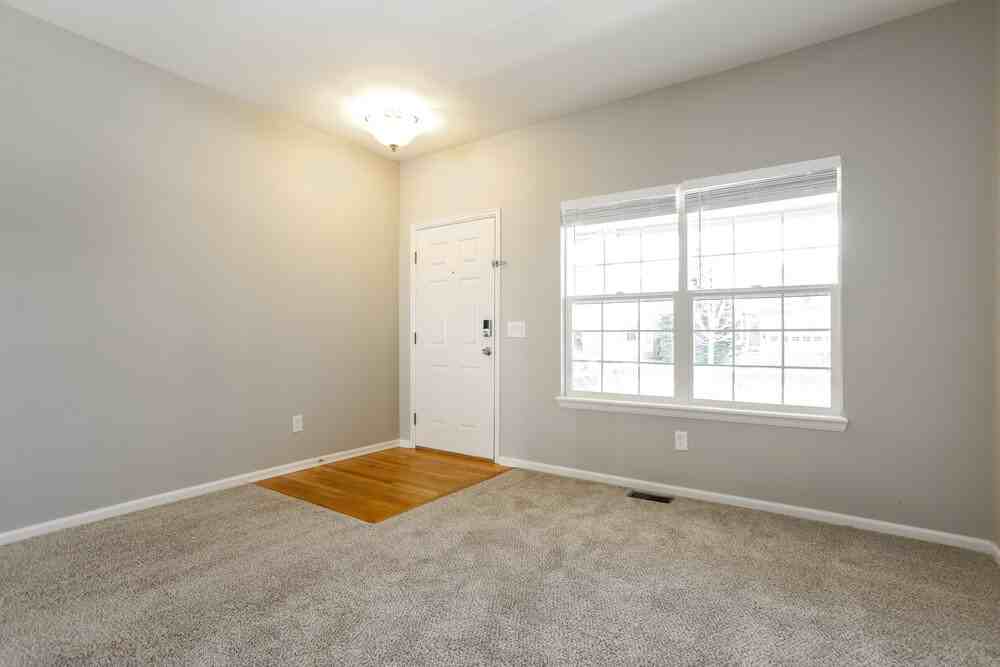 9678 Sun Meadow St - Photo 5 of 18