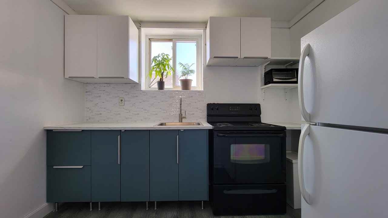8650 Wyandotte Street East #12 - Photo 4 of 13