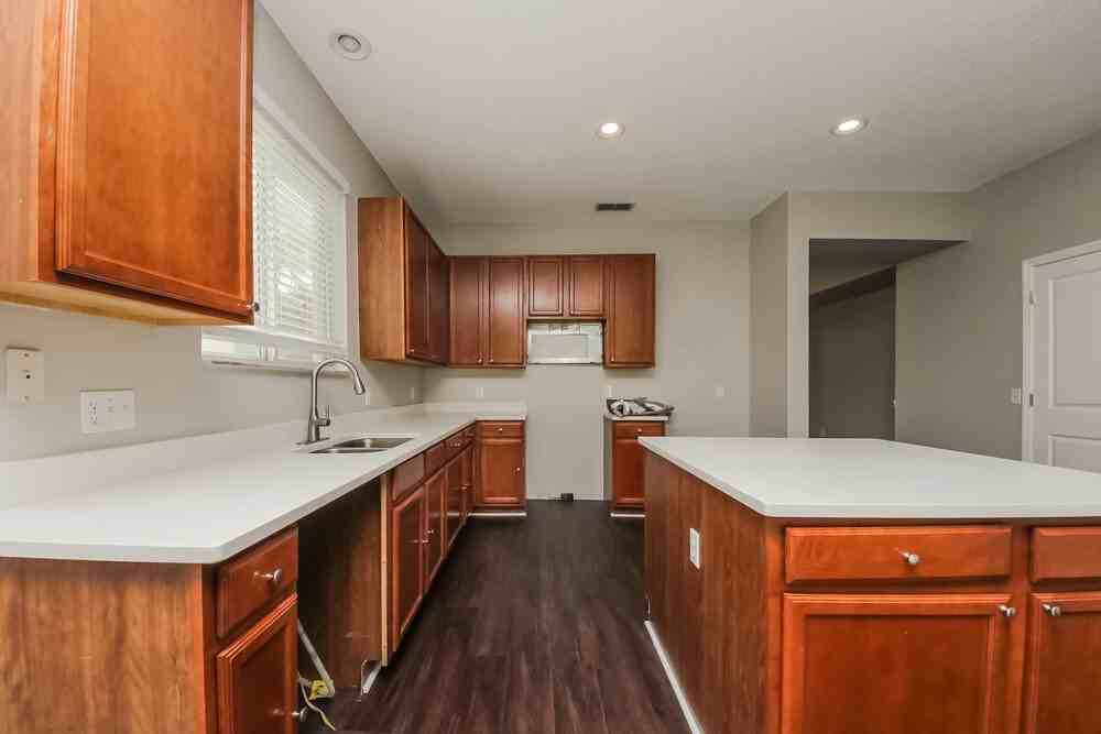 917 Anchorage Ln - Photo 7 of 16