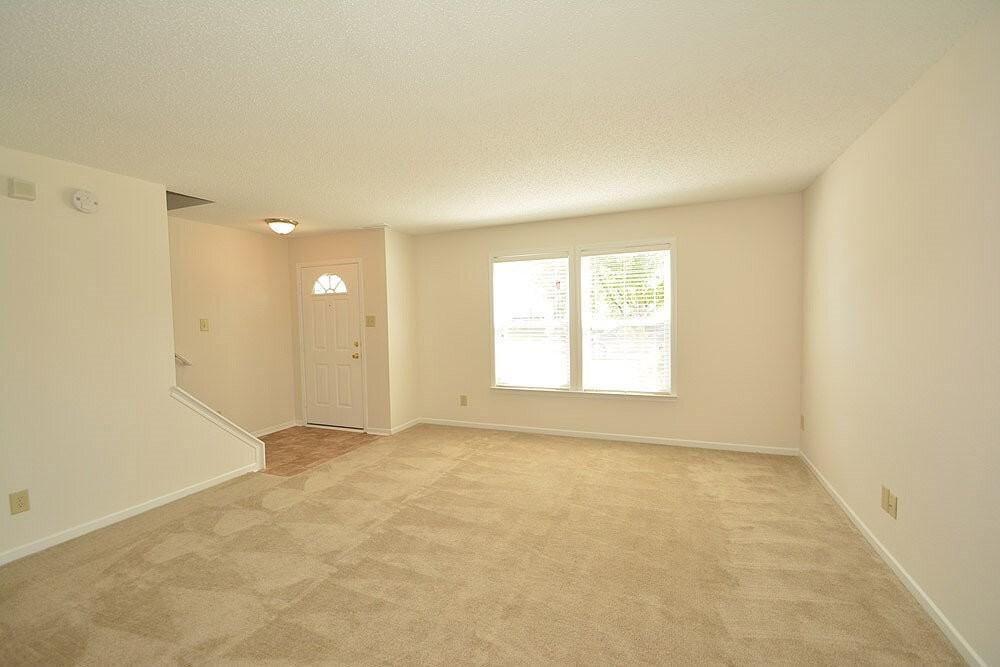 12162 Maize Dr - Photo 3 of 27