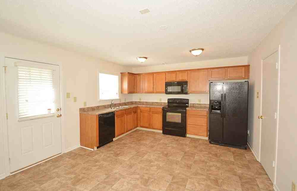 12162 Maize Dr - Photo 6 of 27