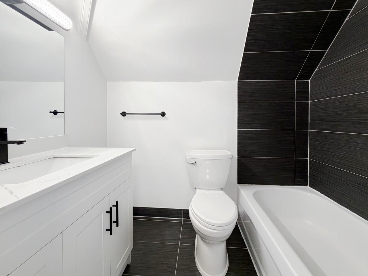 318 Hyman Street - Photo 3 of 17