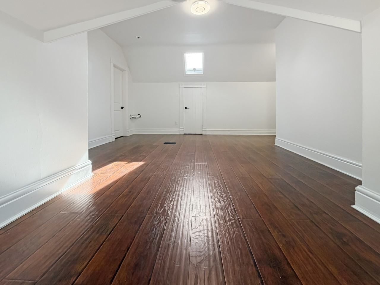 318 Hyman Street - Photo 7 of 17