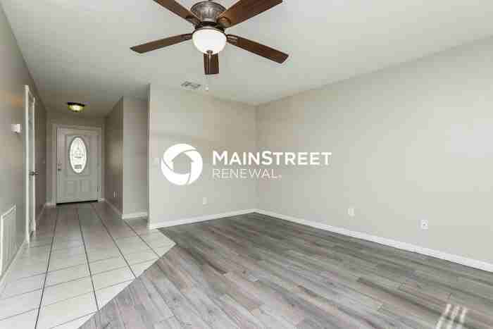 109 N Alderwood St - Photo 3 of 16
