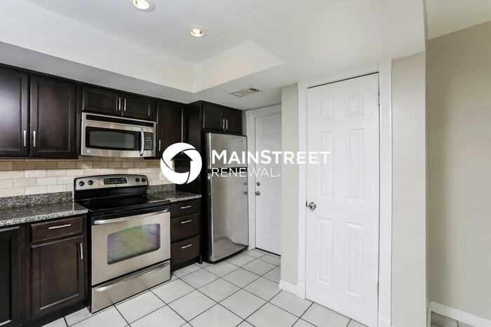 109 N Alderwood St - Photo 5 of 16