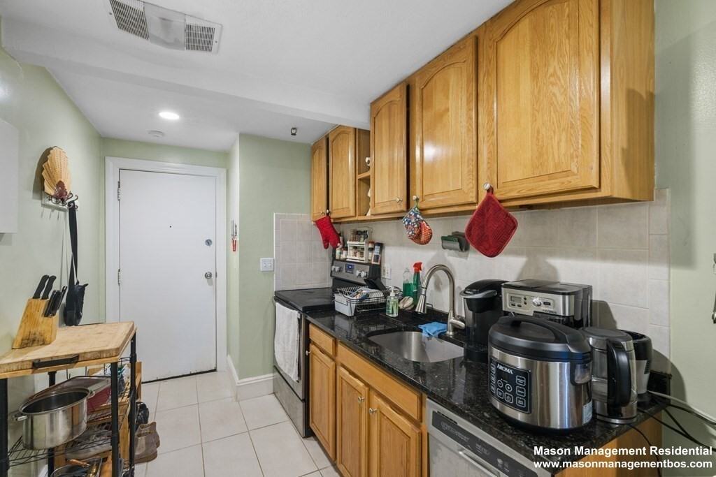 59 Park Vale Ave #12 - Photo 2 of 9