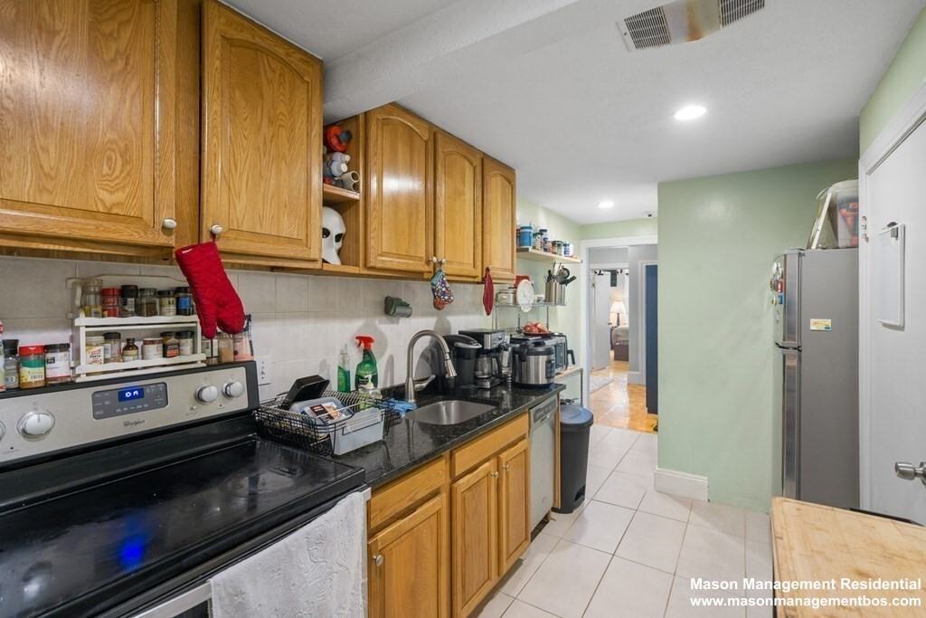 59 Park Vale Ave #12 - Photo 3 of 9