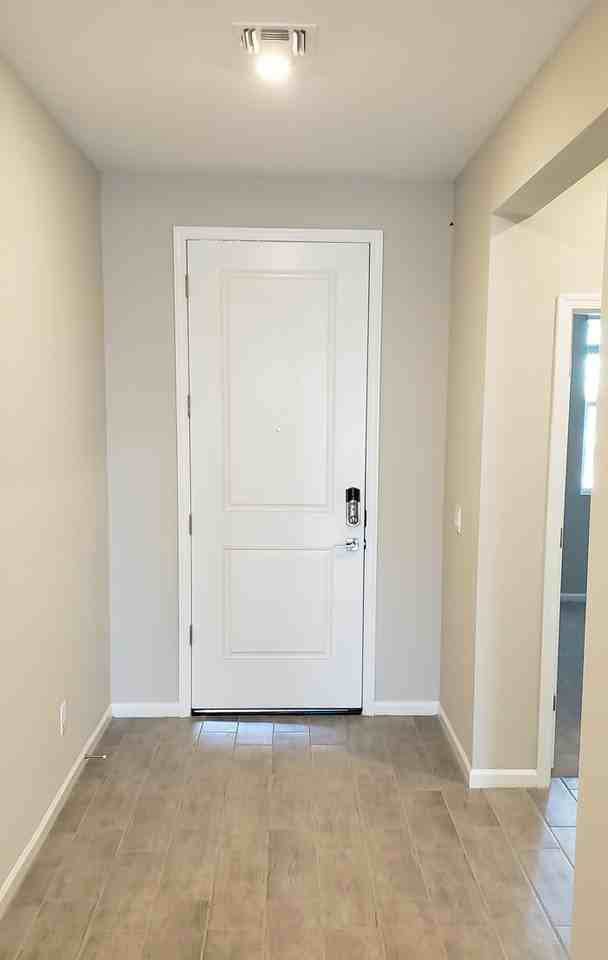 2065 E Brooklyn Dr - Photo 2 of 35