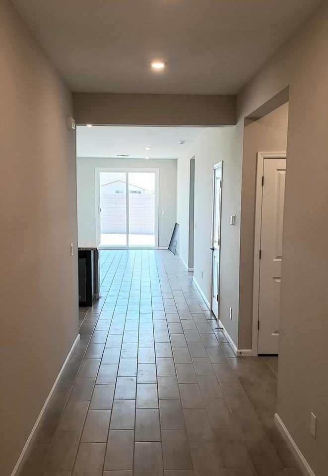 2065 E Brooklyn Dr - Photo 3 of 35