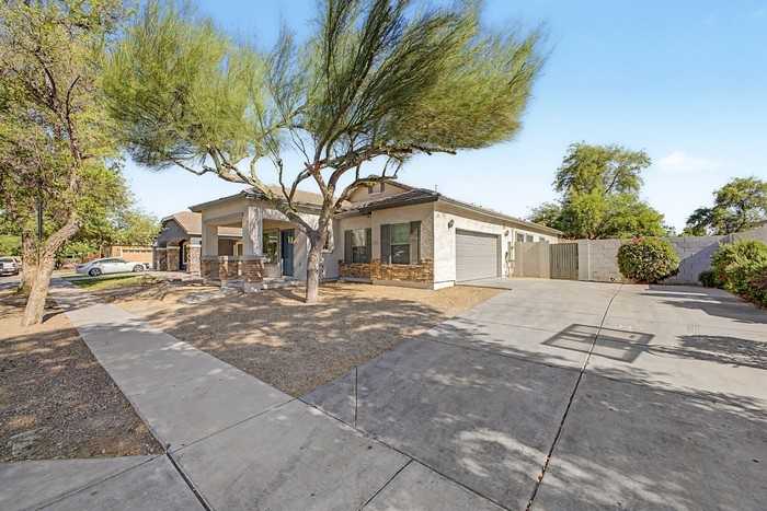 3533 E Joseph Way - Photo 3 of 47
