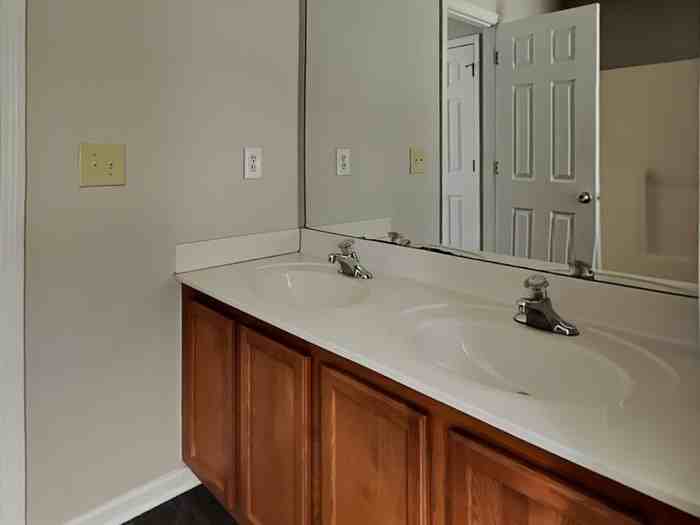 3067 Starnes Rd - Photo 2 of 6