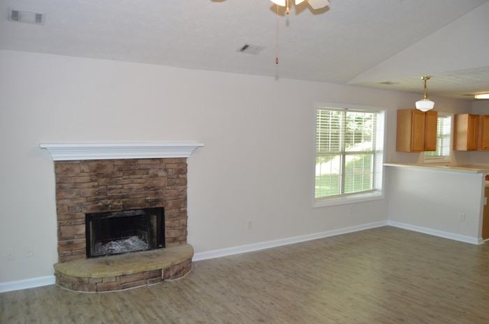 9060 Belaire St - Photo 3 of 8