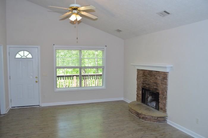 9060 Belaire St - Photo 4 of 8