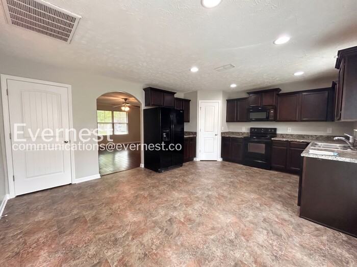 5247 Seward Crossing Blvd - Photo 6 of 33