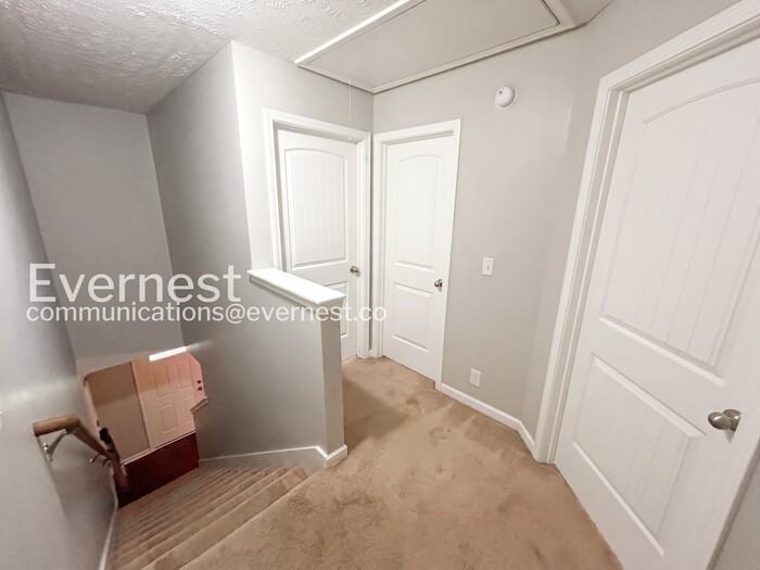 5247 Seward Crossing Blvd - Photo 7 of 33