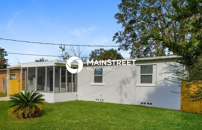 6247 Bartholf Ave - Photo 3 of 16