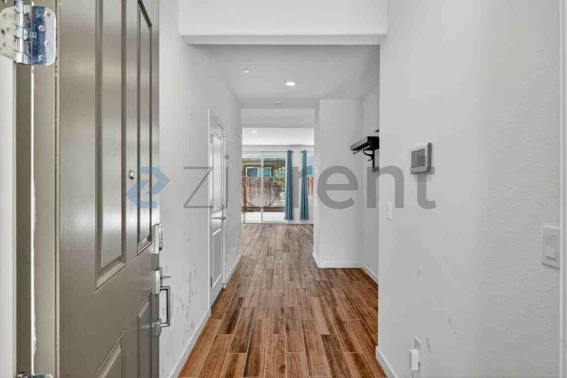 1416 Passion Ln - Photo 5 of 38