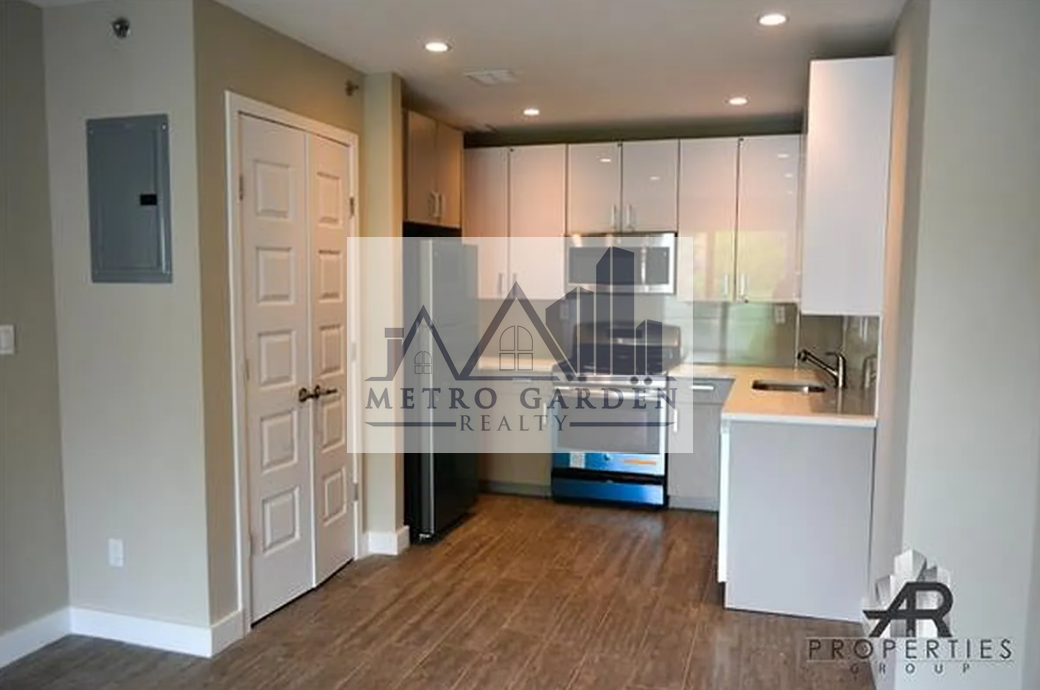 190-11 Hillside Avenue #304 - Photo 4 of 7
