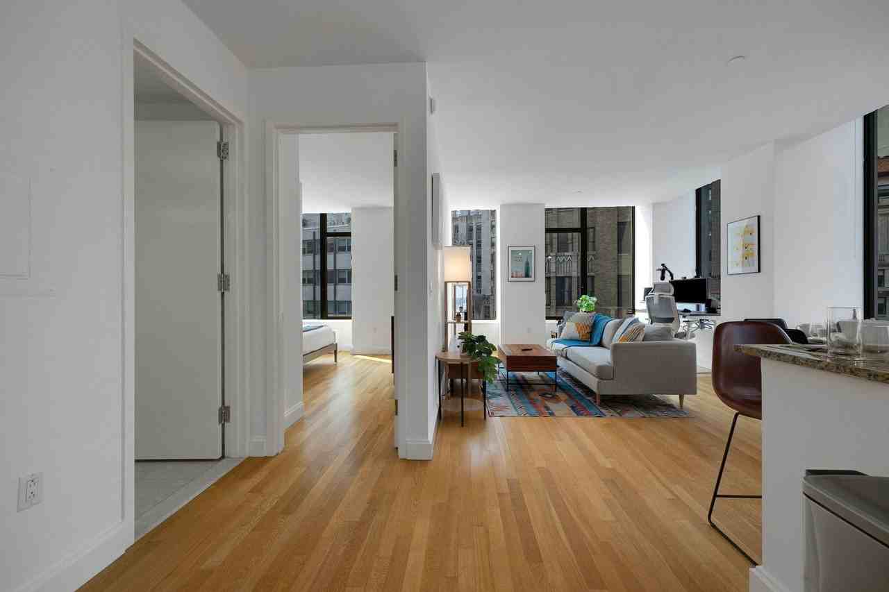 10 Hanover Sq #1076252P - Photo 6 of 34