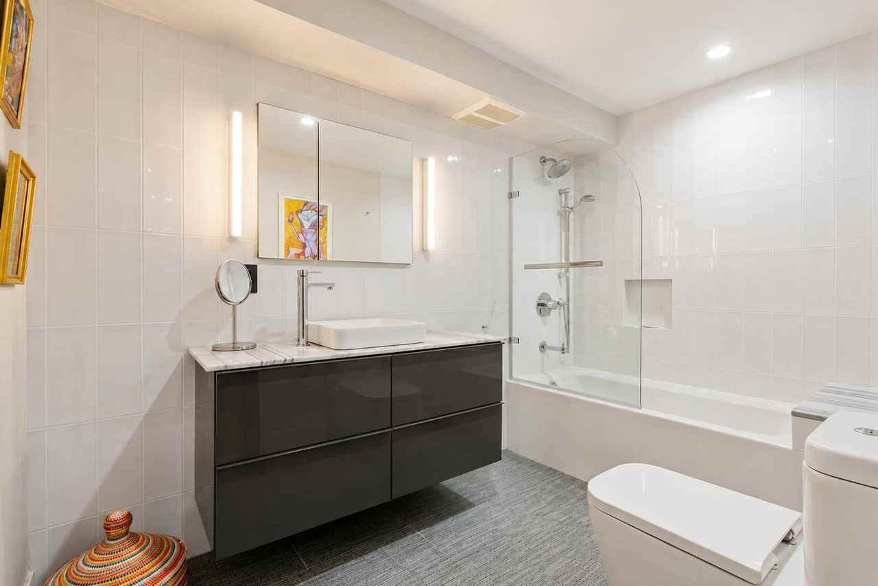 7 E 129th St #1330812P - Photo 4 of 6