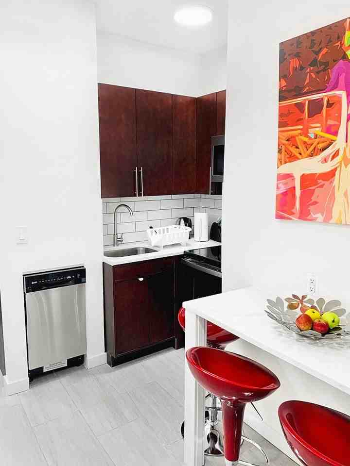 206 W 138th St #1032041P - Photo 3 of 25