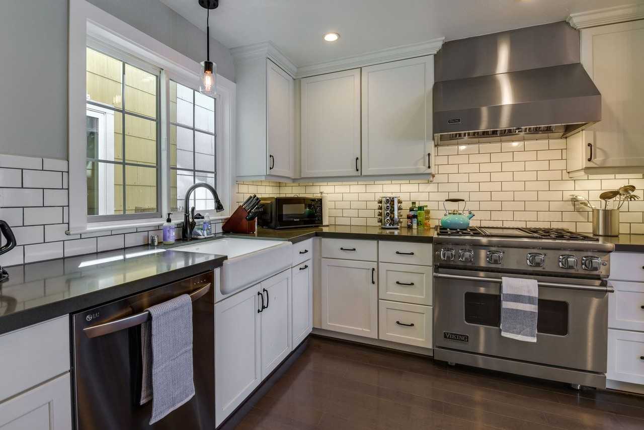 4631 Irving St #1546509P - Photo 5 of 25
