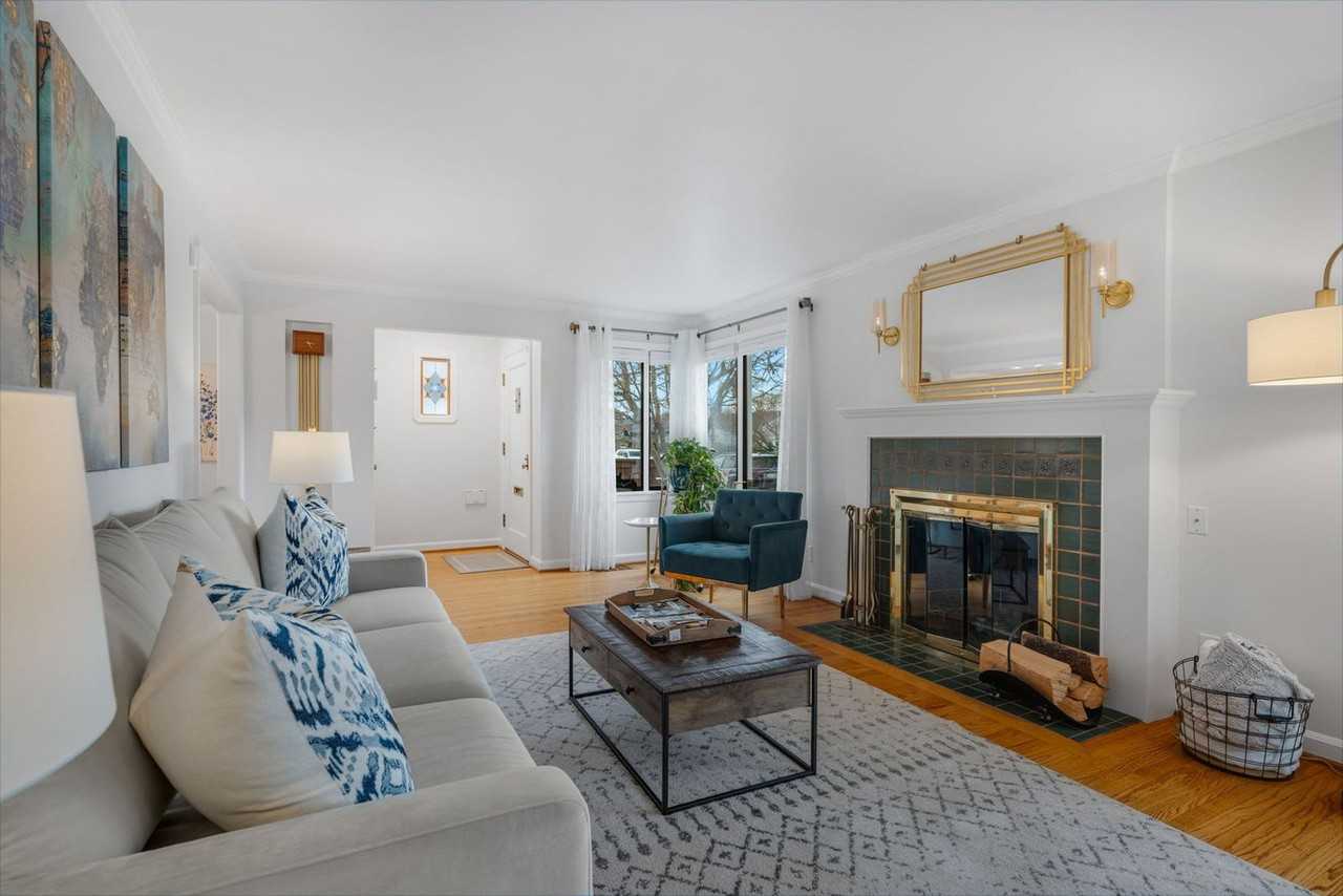 8324 23rd Ave Nw #1531027P - Photo 4 of 43