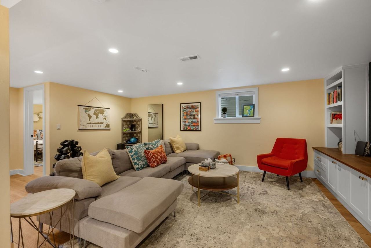 8324 23rd Ave Nw #1531027P - Photo 7 of 43