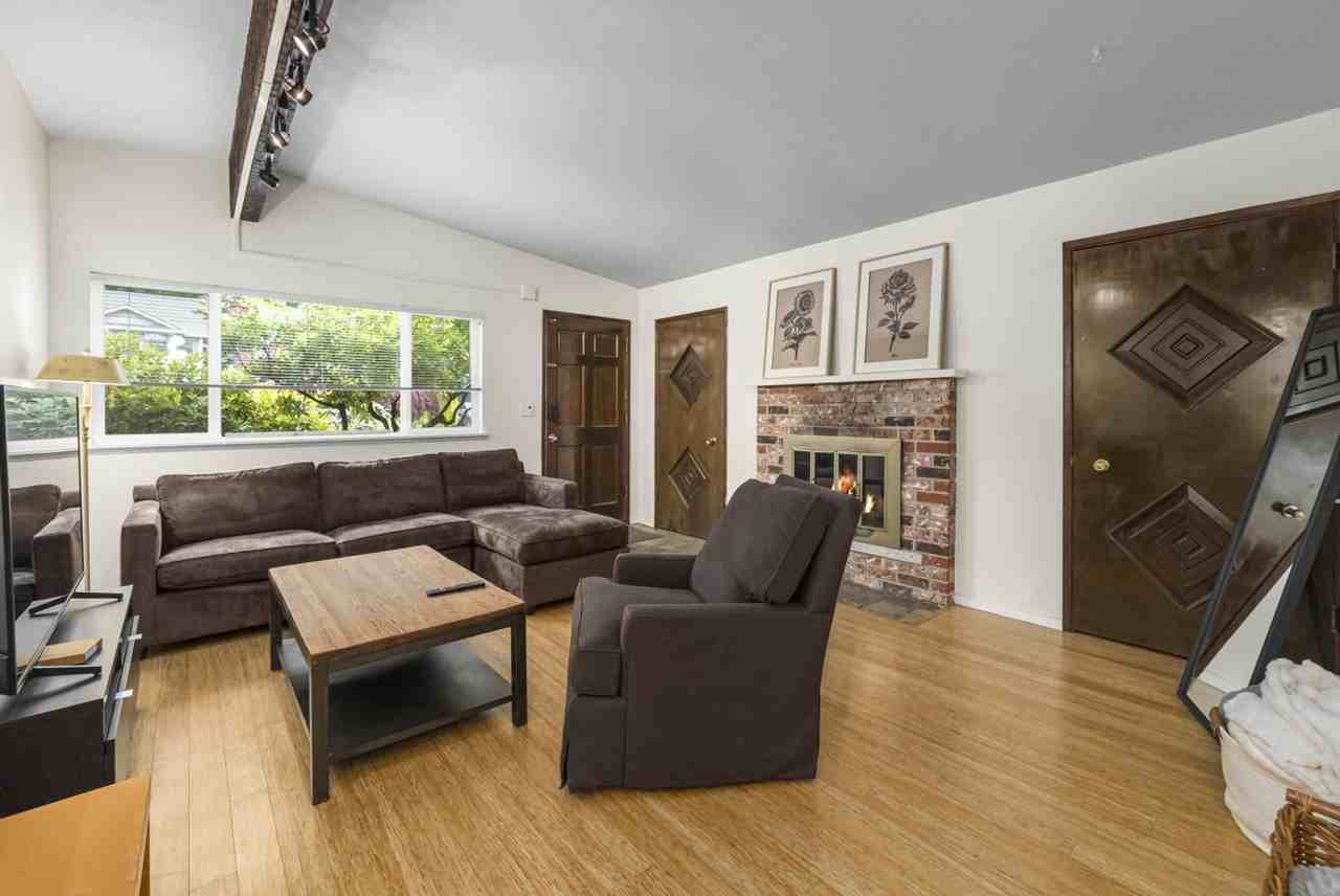 14025 Wallingford Ave N #1556320P - Photo 3 of 20