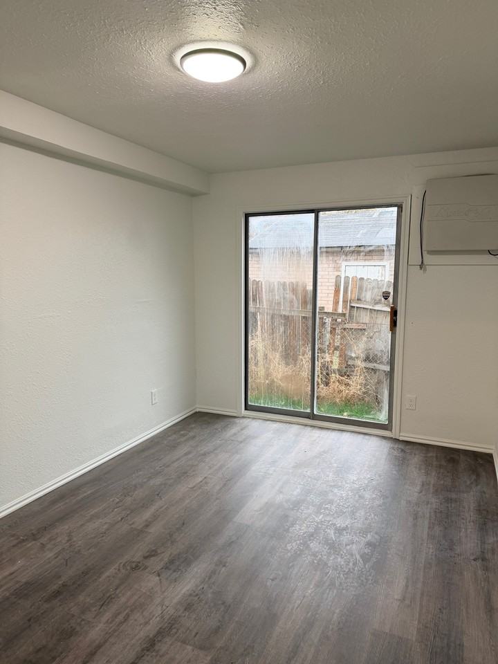 215 S 1400 W #215 - Photo 6 of 7