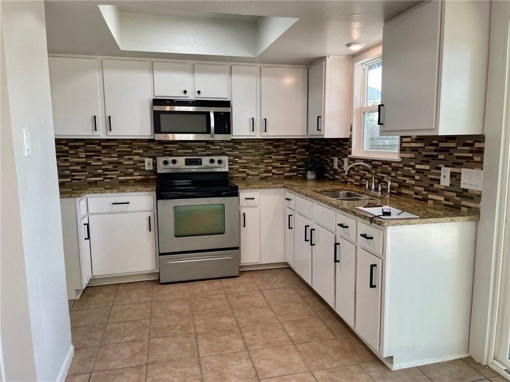 3715 La Paz Dr - Photo 5 of 9
