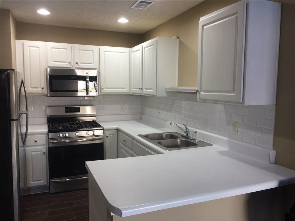 2040 Keenland Ct - Photo 2 of 10