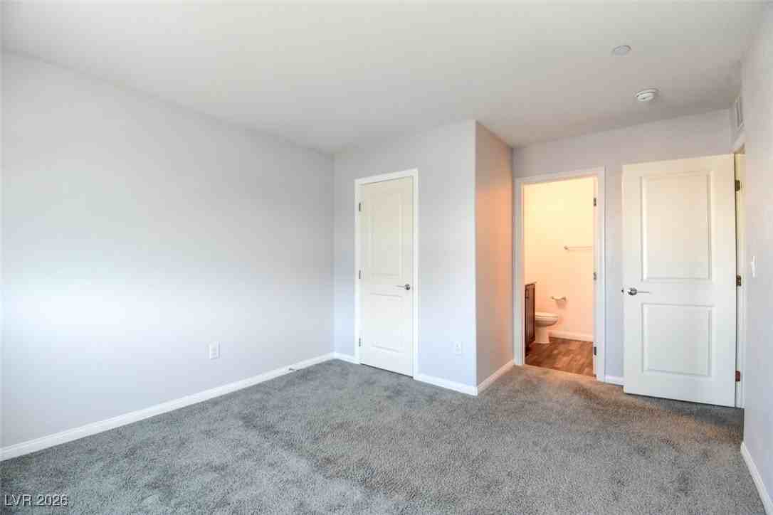 7030 Spicy Merlot St - Photo 2 of 18