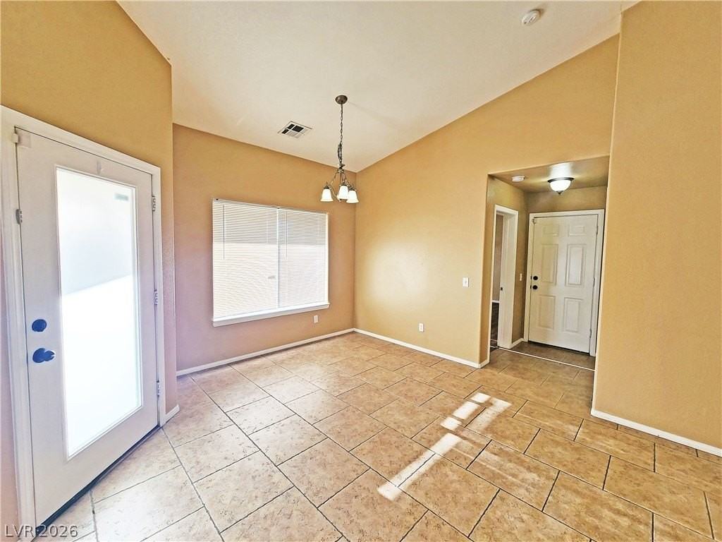 3680 Ravine Ave - Photo 5 of 28